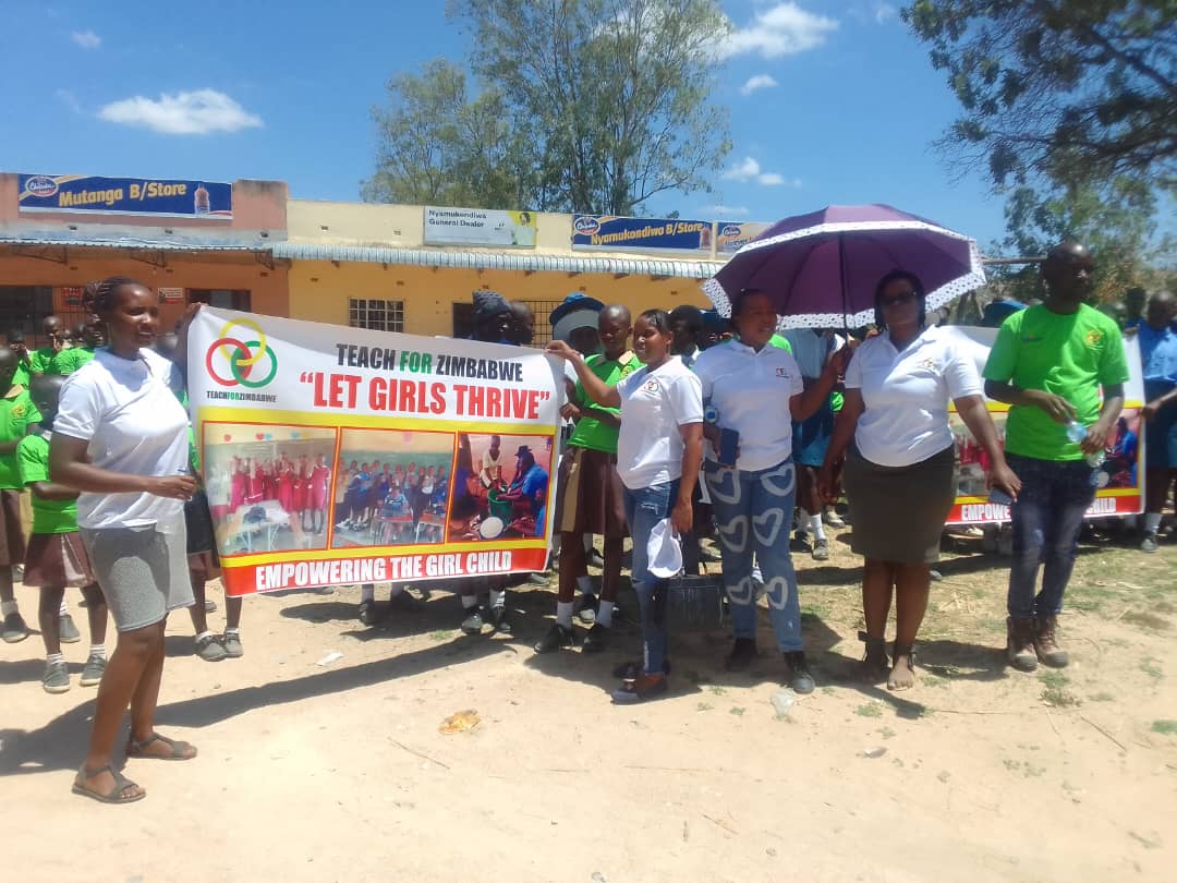 QinMelorie's tweet photo. Another successful Teach for Zimbabwe Girl Child campaign in Mutoko at St Anorld Secondary School. Regai dzive Shiri. Let Girls Thrive. @teach4zim https://t.co/xaMiC7wrHZ