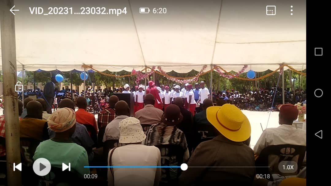 QinMelorie's tweet photo. Another successful Teach for Zimbabwe Girl Child campaign in Mutoko at St Anorld Secondary School. Regai dzive Shiri. Let Girls Thrive. @teach4zim https://t.co/xaMiC7wrHZ
