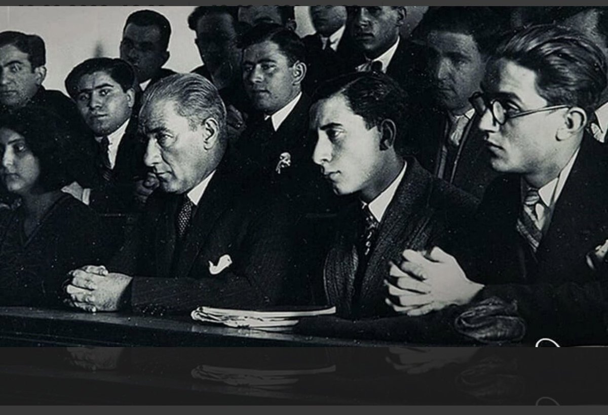 Sevgili öğretmenler, karanlıkta yıldız gibi parlayan sizlersiniz. Bilgiyle aydınlanan yolumuzu siz gösterdiniz, geleceğimizi siz şekillendiriyorsunuz. Öğretmenler gününüz kutlu olsun! Sizlere minnettarız. 🍎📚 #ÖğretmenlerGünü #EğitimdeGüçlüYarınlar