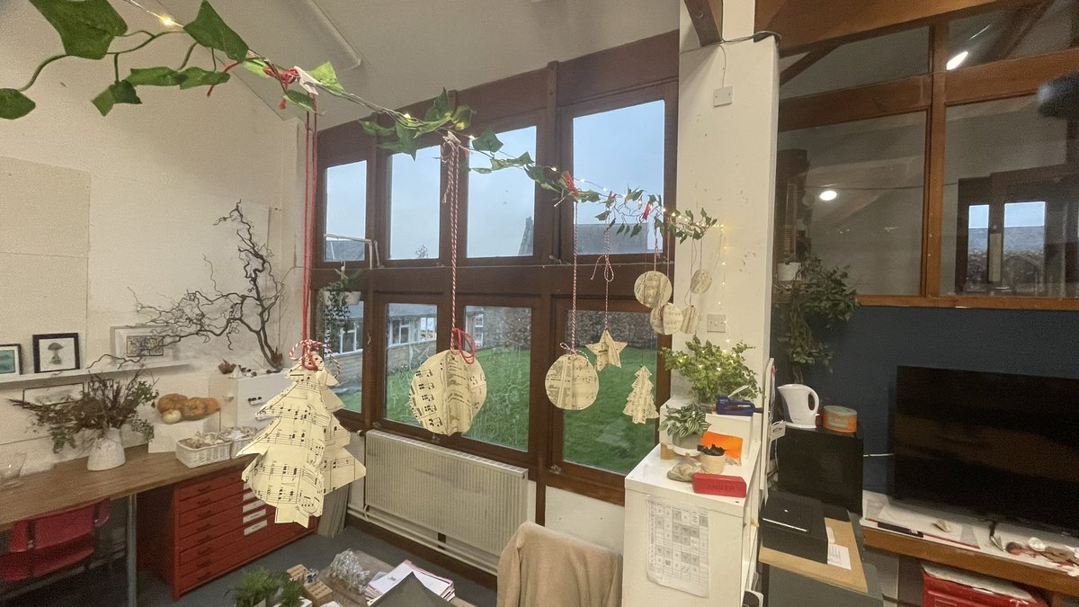 SedPrepArt's tweet photo. @Sedbergh_Prep preparations are underway for decorating the Red Corridor #recycle #Christmas prototype in the Art Room seems to have worked!🤞🤎🎄 https://t.co/2CHT9lYt6c