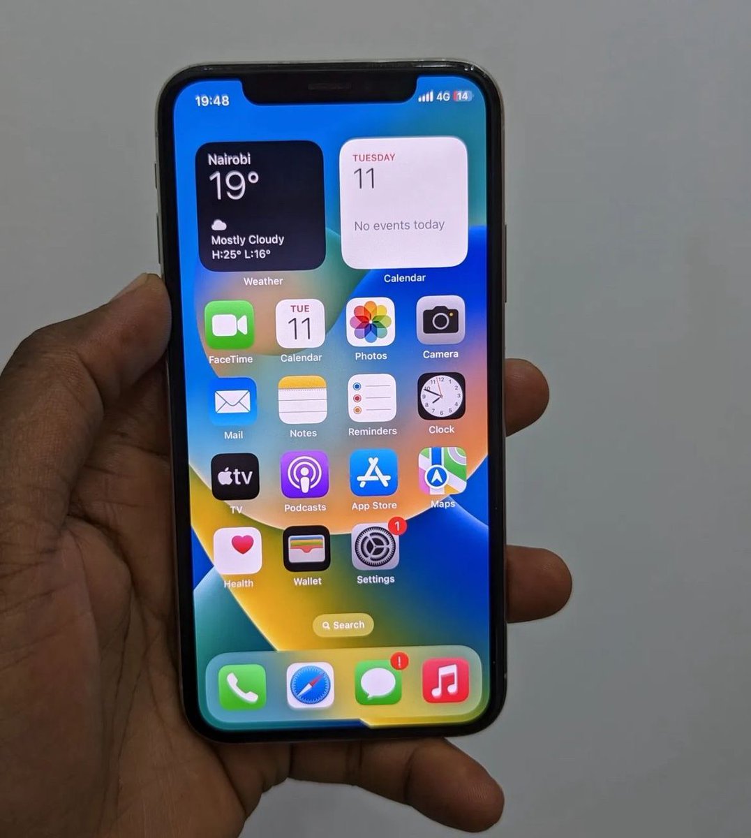 _egungunn's tweet photo. My Iphone X would be given out today 📱

If nobody likes your comment or quote, the phone is yours. The winner will be selected today’s evening. let’s gooo 💥📢

Rules: MUST RETWEET TO BE PICKED. 

Sszn Thanksgiving https://t.co/VL9jJITdE1