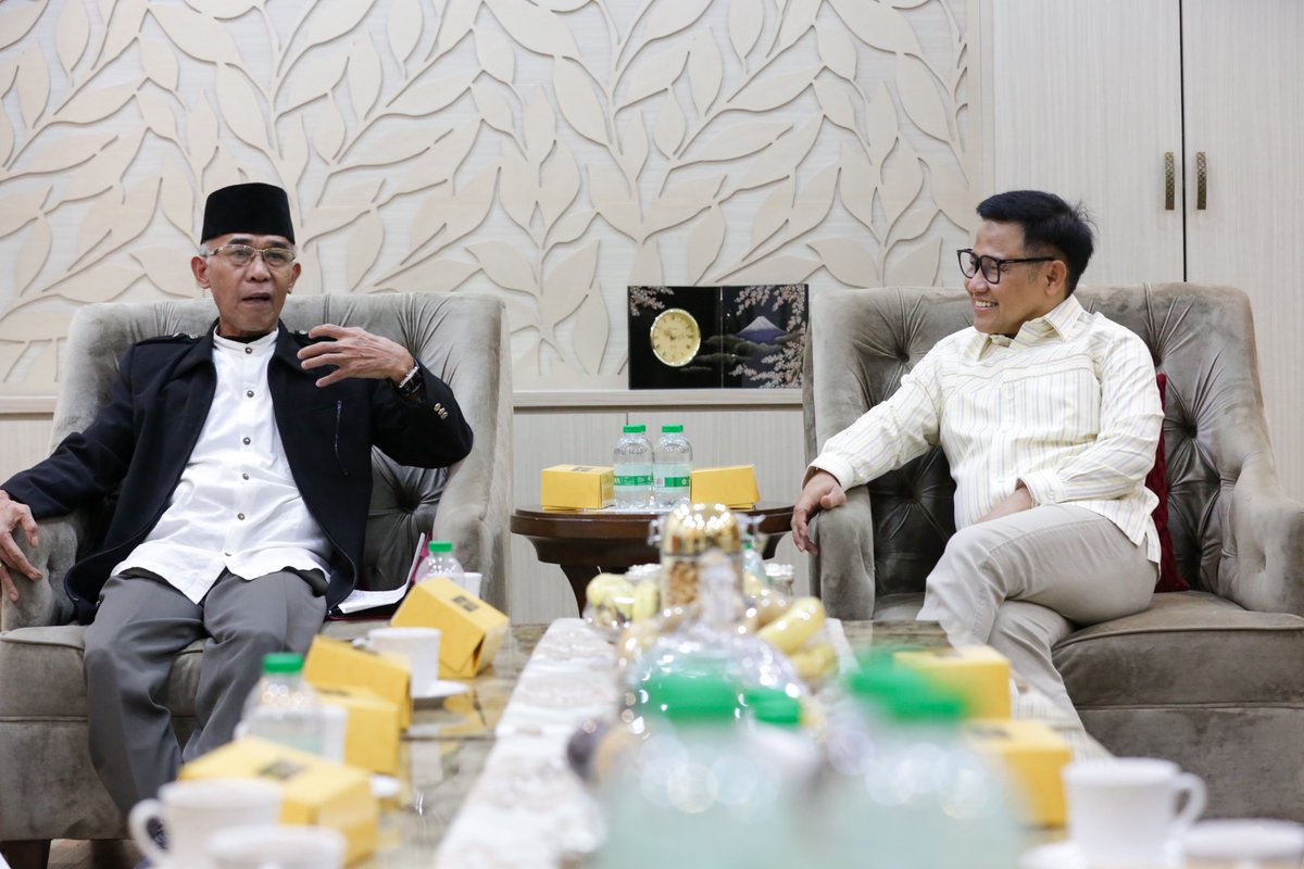 cakimiNOW's tweet photo. JUMAT BERKAH
Alhamdulillah, Bersyukur hari ini kami mendapatkan dukungan dari Forum Alumni GMNI dari berbagai angkatan. Kita berharap dukungan mereka untuk tujuan yang sama, yaitu cita-cita Indonesia untuk berubah yang lebih baik. 

Terimakasih kepada keluarga besar forum alumni GMNI atas dukungannya kepada AMIN. Insyaalloh gelombang dukungan perubahan ini akan semakin membesar di seluruh indonesia. AMIN..

#AMINajaDulu #SATUkanIndonesia
