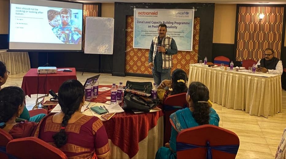 ActionAidIndia's tweet photo. Engagement of men & boys is important to address the gender disparity, especially for adolescent empowerment and ending child marriage. To find a way forward, @UNICEF, Women & Child Development Department, Govt of Odisha and @ActionAidIndia organised a zonal level workshop on positive masculinity, engaging official from Ganjam, Nayagarh, Khordha, Puri and Kendrapara districts. Let us pave the way for a more inclusive and equal future! #GenderEquality #PositiveMasculinity #EmpowerAdolescents