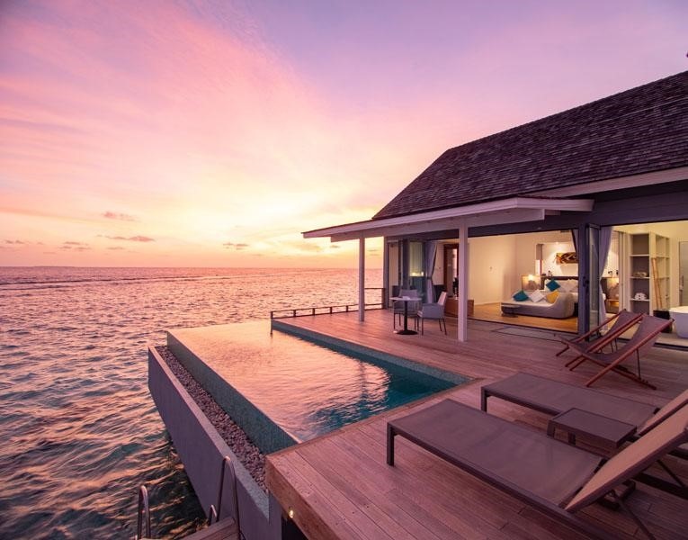 Kuramathi Maldives
⁠
Perfect spot to enjoy a glorious sunset.⁠
⁠
#KuramathiMaldives #PremierDestinations #LuxuryResorts #HoneymoonPlaces #PremierMoments #TravelFinds #LuxuryVacation #TravelMoments #BestSunset #DiscoverMaldives #WanderMore #SustainableLuxury