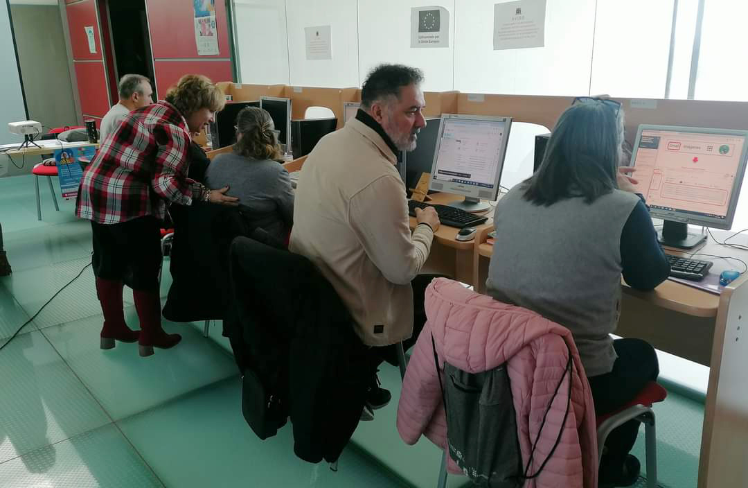 IncisoES's tweet image. 👩‍💻La #formacióngratuita de 𝗡𝗲𝘄 𝗖𝗮𝗽𝗮𝗰𝗶𝘁𝗮𝗧𝗜𝗖+𝟱𝟱 también está llegando a 𝗚𝘂𝗮𝗱𝗮𝗹𝗮𝗷𝗮𝗿𝗮.
📌Talleres en 𝗕𝗿𝗶𝗵𝘂𝗲𝗴𝗮, 𝗧𝗼𝗿𝗿𝗲𝗷𝗼́𝗻 𝗱𝗲𝗹 𝗥𝗲𝘆 𝘆 𝗩𝗶𝗹𝗹𝗮𝗻𝘂𝗲𝘃𝗮 𝗱𝗲 𝗹𝗮 𝗧𝗼𝗿𝗿𝗲
#NewCapacitaTIC55 @gobjccm @BienestarCLM #FSE #einclusión