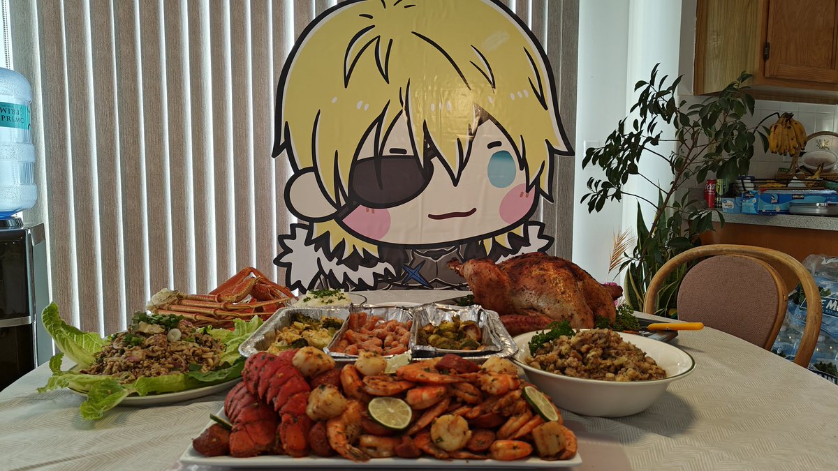 I ate so much food today, Dimitri is the best company, I can see that he's delightfully looking at the turkey.
