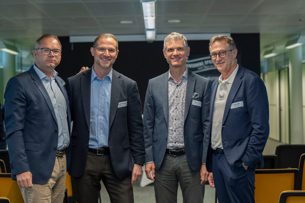 DATA UNIT AG tweet media