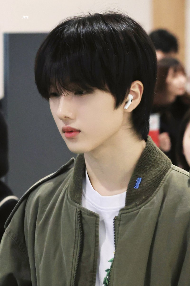 Jsys0205's tweet photo. 231124 GMP🛫

#지성 #JISUNG #NCTDREAM #박지성 https://t.co/Hgstkdiv9d