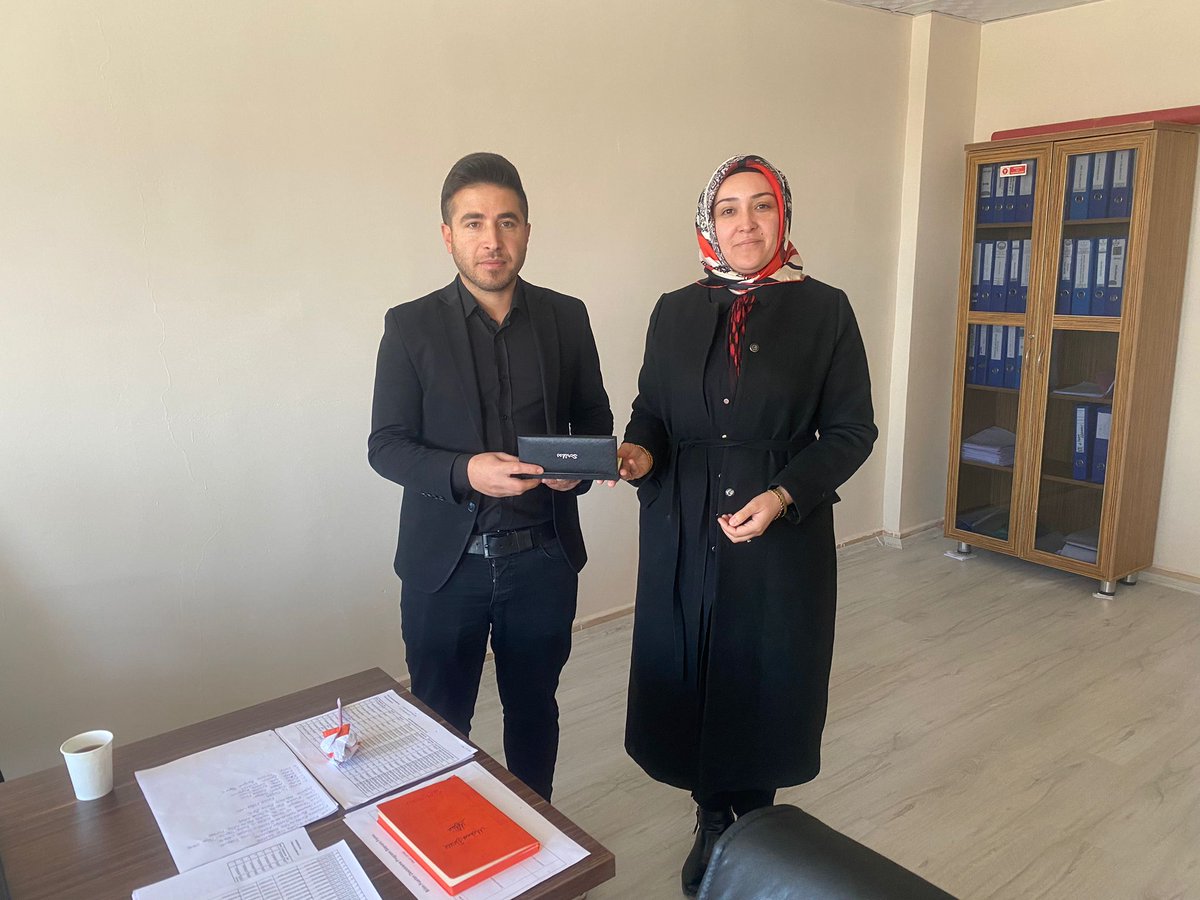 24 Kasım öğretmenler günü münasebetiyle şehit Ahmet Demir'in kardeşi Mehmet Demir ziyaret edilmistir. <a href="/tcailesosyal/">T.C. Aile ve Sosyal Hizmetler Bakanlığı</a>
<a href="/agriashim/">Ağrı Aile ve Sosyal Hizmetler İl Md.</a>
@semra_birdal_ergun