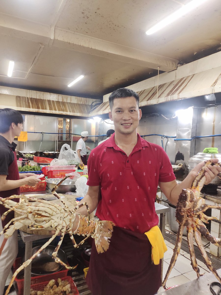 Lạc quan trong khó khăn đâu có dễ , nhưng khi ta chọn ,ta sẽ thấy đời đẹp làm sao .