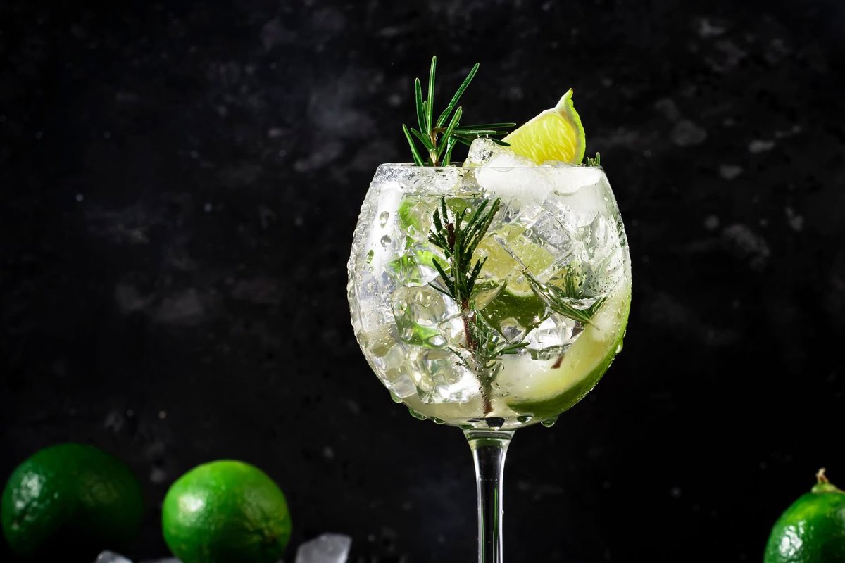 MrValue's tweet photo. Dagens Drinktips:  "Blankare" - Gin och Hexatronic https://t.co/RRjn6pCylh