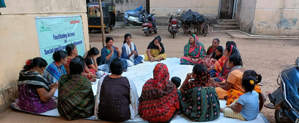 ActionAidIndia's tweet photo. The Centre for Child and Women Development and ActionAid Association facilitated a programme on access to social and economic rights for marginalised communities in the low income locality of Mandap in Ward No.9, Bhubaneswar, Odisha. Social activists Snigdha Das and Kalyani led the programme, focusing on raising awareness on social and economic rights and entitlements amongst community members. #CommunityEmpowerment #SocialJustice