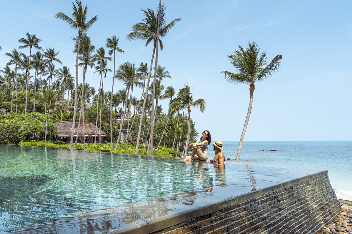 FSThailand's tweet image. A #dreamwithfs moment, where the serenity of the sea meets unscripted moments by our infinity pool. Create unforgettable memories through the link in the bio. #fskohsamui #fstakeyourtime