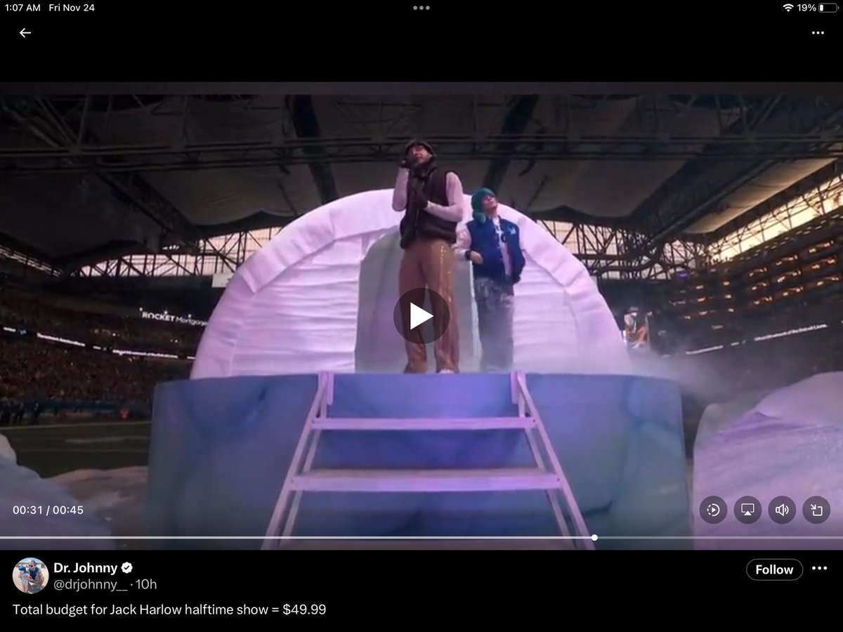 Bex3219's tweet photo. Category is: #fyrefestival but make it winter

#JackHarlow #fyp #nfl https://t.co/cNQ2JQQHdz