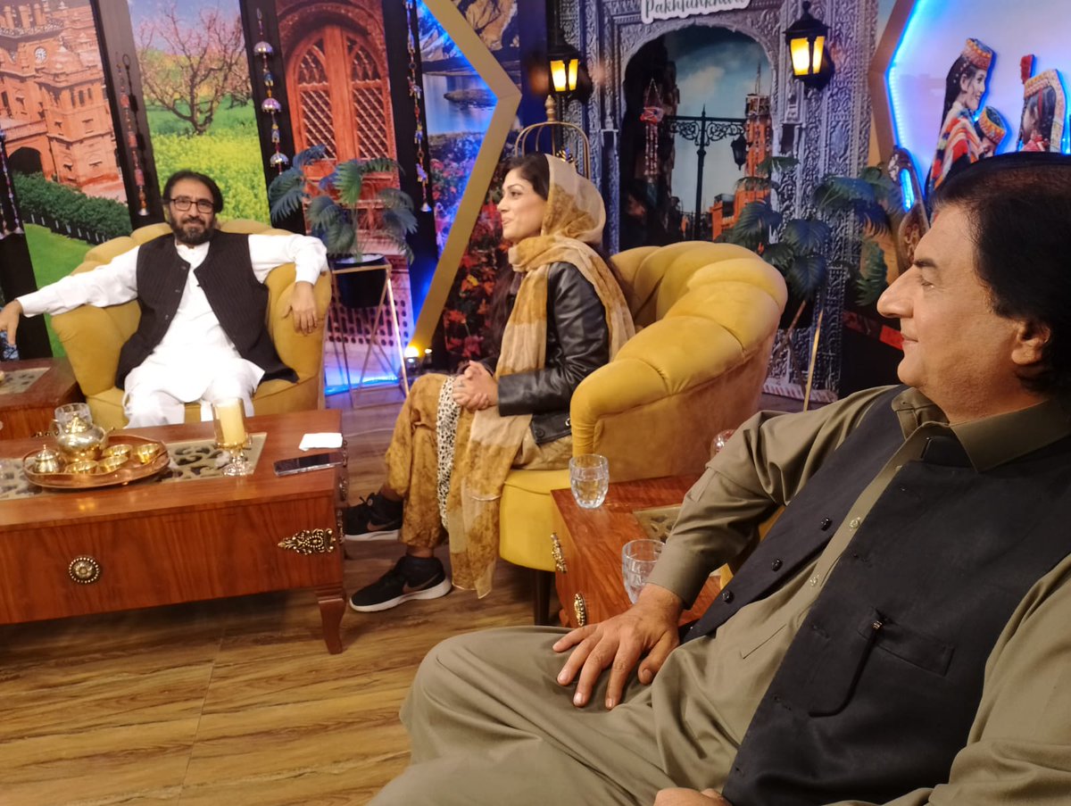 ٹی وی، ریڈیو اور تھئیٹر کے سکرپٹ رائٹر اور صداکار  انیس الرحمٰن کا انٹرویو پی ٹی وی نیشنل پشاور سے نشر ہوا۔جس میں ڈرامہ ،ڈاکومینٹری، صداکاری کے حوالے سے انیس الرحمٰن کے فنی سفر کے مختلف پہلوؤں پر گفتگو ہوئی۔پروگرام کے میزبان حنا رؤف اور سہیل اسد تھے اور پروڈیوسر خالد حسین شاہ تھے