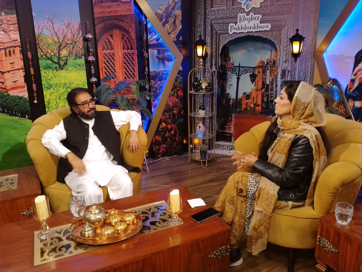 PTVNPeshawar's tweet photo. ٹی وی، ریڈیو اور تھئیٹر کے سکرپٹ رائٹر اور صد��کار  انیس الرحمٰن کا انٹرویو پی ٹی وی نیشنل پشاور سے نشر ہوا۔جس میں ڈرامہ ،ڈاکومینٹری، صداکاری کے حوالے سے انیس الرحمٰن کے فنی سفر کے مختلف پہلوؤں پر گفتگو ہوئی۔پروگرام کے میزبان حنا رؤف اور سہیل اسد تھے اور پروڈیوسر خالد حسین شاہ تھے https://t.co/OSByJNOzW2