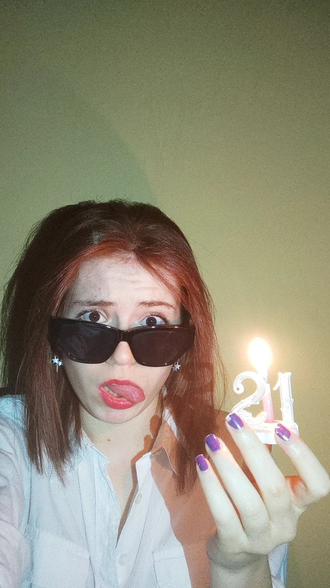 14jvyeon's tweet photo. comunque queste sono le fotine fatte per il mio compleanno🥰 https://t.co/AKDMgmTEkQ