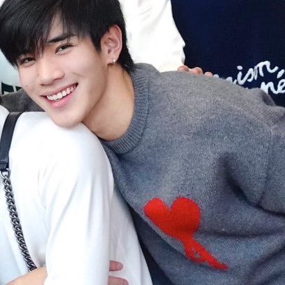 แล้วใครฟินสุด ซื้อให้เธอขาเป็นของขวัญวันเกิด เพราะคิดว่าน้องใส่แล้วน่ารัก แถมได้ใส่เป็นเสื้อคู่กับน้องด้วยอีก โห เอาเว้ย ๆๆ แฮปปี้เว้ย ๆๆๆ