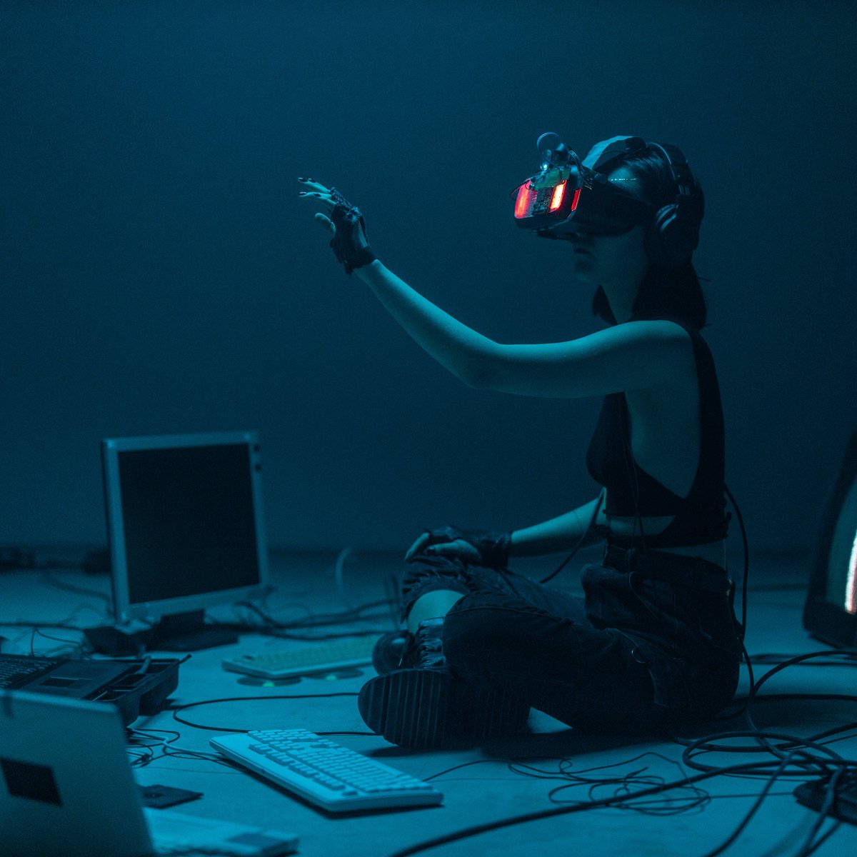 starworksglobal's tweet photo. The current metaverseโs landscape has become pretty complex but still promising. Letโs take a look at the current state of play of the metaverse.
#Metaverse #MetaverseWeek #VR #virtual #virtualreality #Zeph #Nexa #Grok #Aipac #Crypto #Blockchain #Web3 #Token #NFT #Airdrop https://t.co/4P4XeQ5SW7