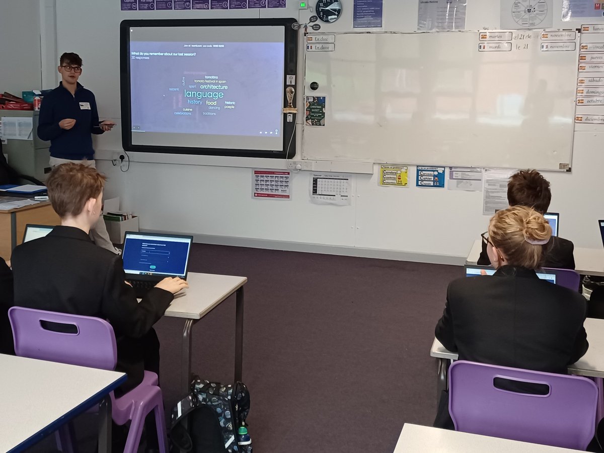 Chepstow_French's tweet photo. An interesting #mflmentoring session by @cardiffmlang @chepstowschool this week. Discovering a range of interesting sports and looking at multilingualism across them. #languagesforlife #positivity #Curiosity https://t.co/mMkMYaehvl