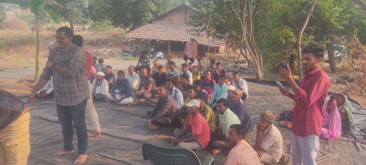 sevavardhini's tweet photo. Sansdiy Sankul Vikas Pariyojna is being implemented in 5 villages (Ambatha, Dolare, Khandurdi, Umbarde, Bhawada) of Surgana Taluka of Nashik District through Sevavardhini. Under this project, it is planned to develop solar based irrigation system for farmers, train them in 1/4 https://t.co/F3VD5HEnjS