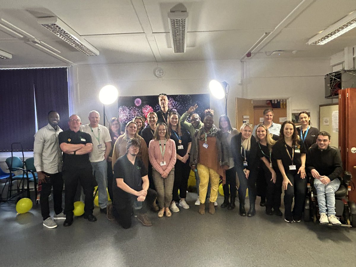hullpj's tweet photo. Fabulous HCSW day yesterday thanks to everyone who attended and organised @Southern_NHSFT @chairLynneSHFT  Loads of people told me they wanted to train to be a registered nurse 👍 keep your eyes open lots of opportunities coming out before Christmas 🤶 https://t.co/7okdbp7RhW