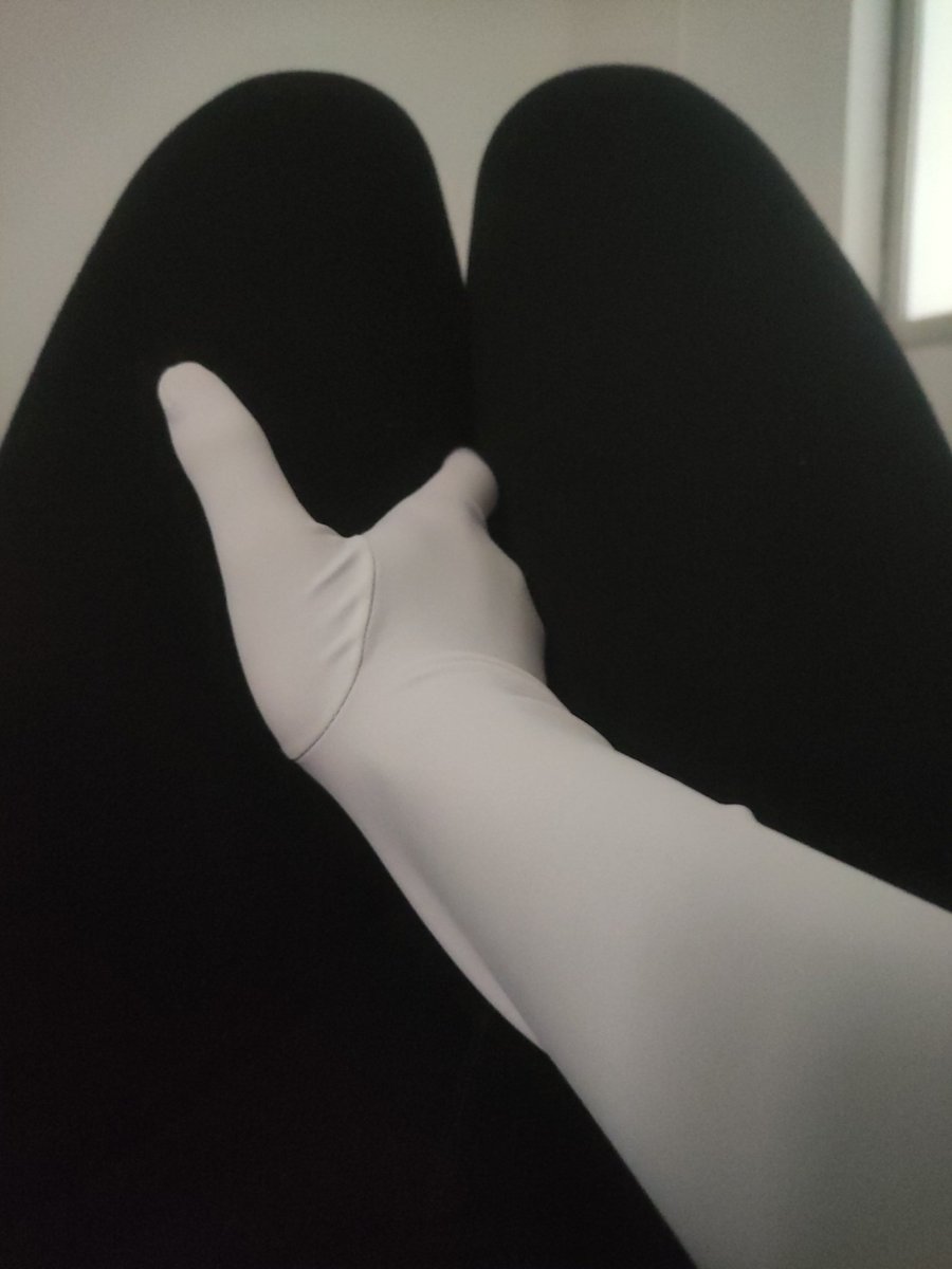 gloveslover01's tweet photo. 连裤袜真不错👍🏻 https://t.co/3gxYT7jzkD