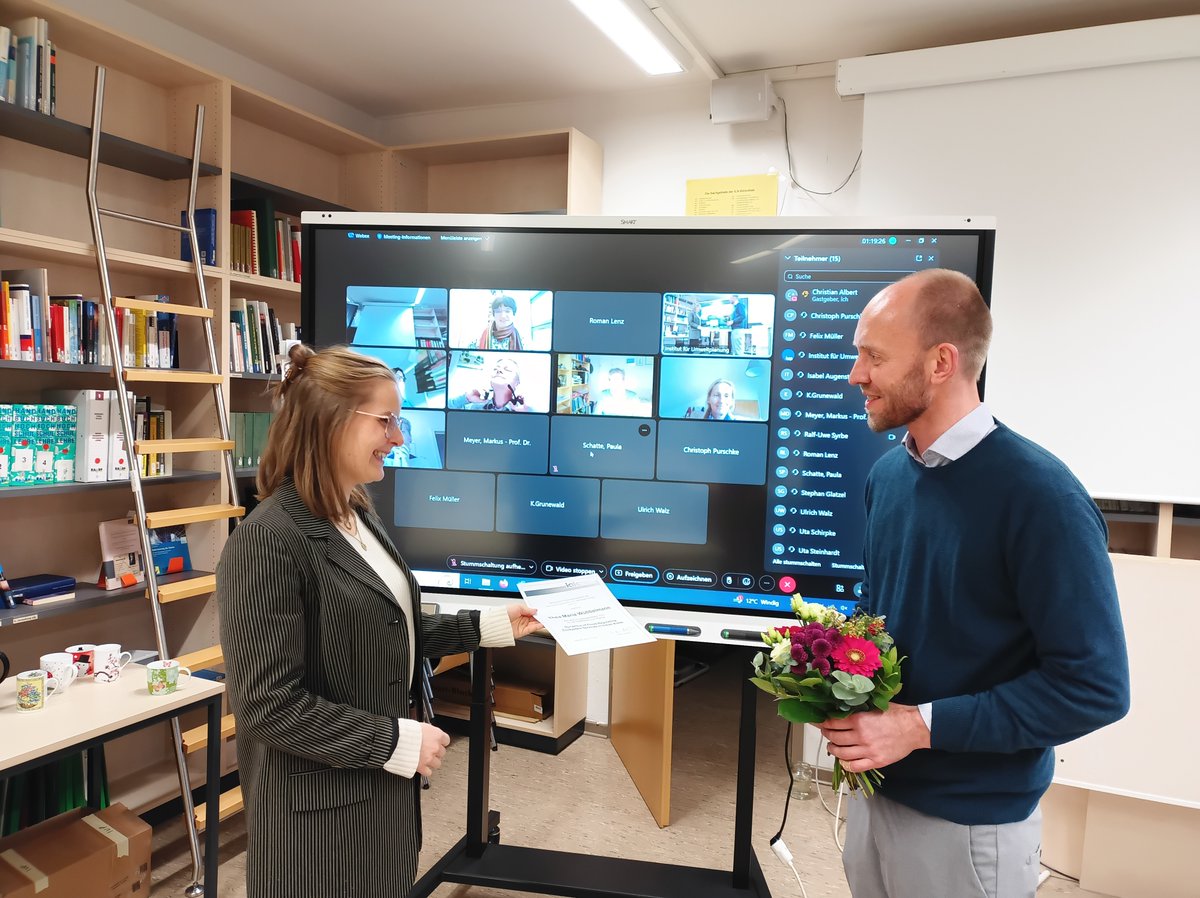 ialeGermany's tweet photo. Auf der Hybrid IALE-D MV wurde der #IALE-D #Award 2023 für die beste #Dissertation i.d. #Landschaftsökologie - Titel: Dynamics of Flood Regulating #EcosystemServices in #Urban Areas - verliehen an @TWubbelmann vom @PhyGeo_LUH überreicht durch @DrChrAlbert @UniHannover. Congrats! https://t.co/g3Whs3BhIk