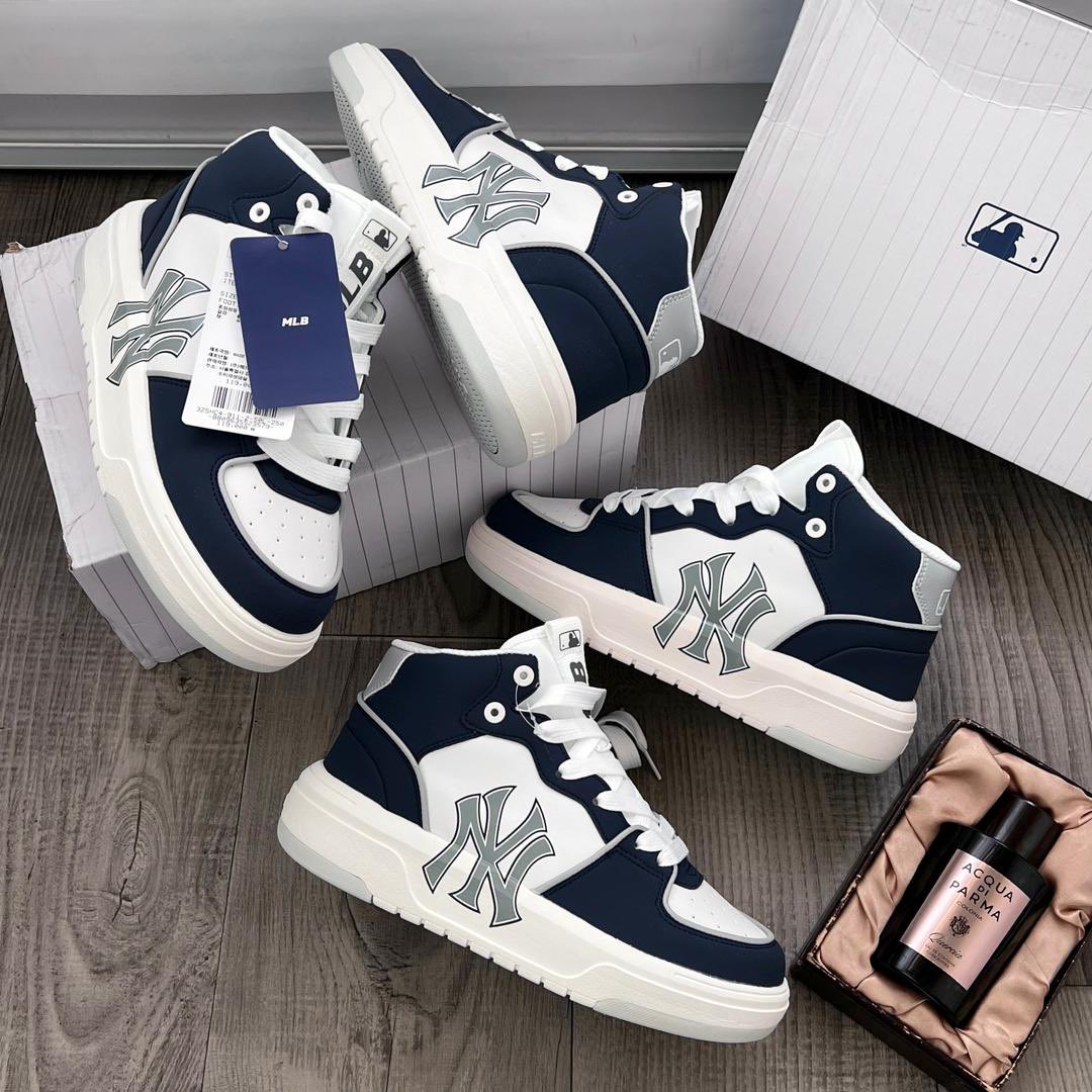 utdnerd's tweet photo. Get your affordable sneakers and shoes https://t.co/LKn0kQslKd