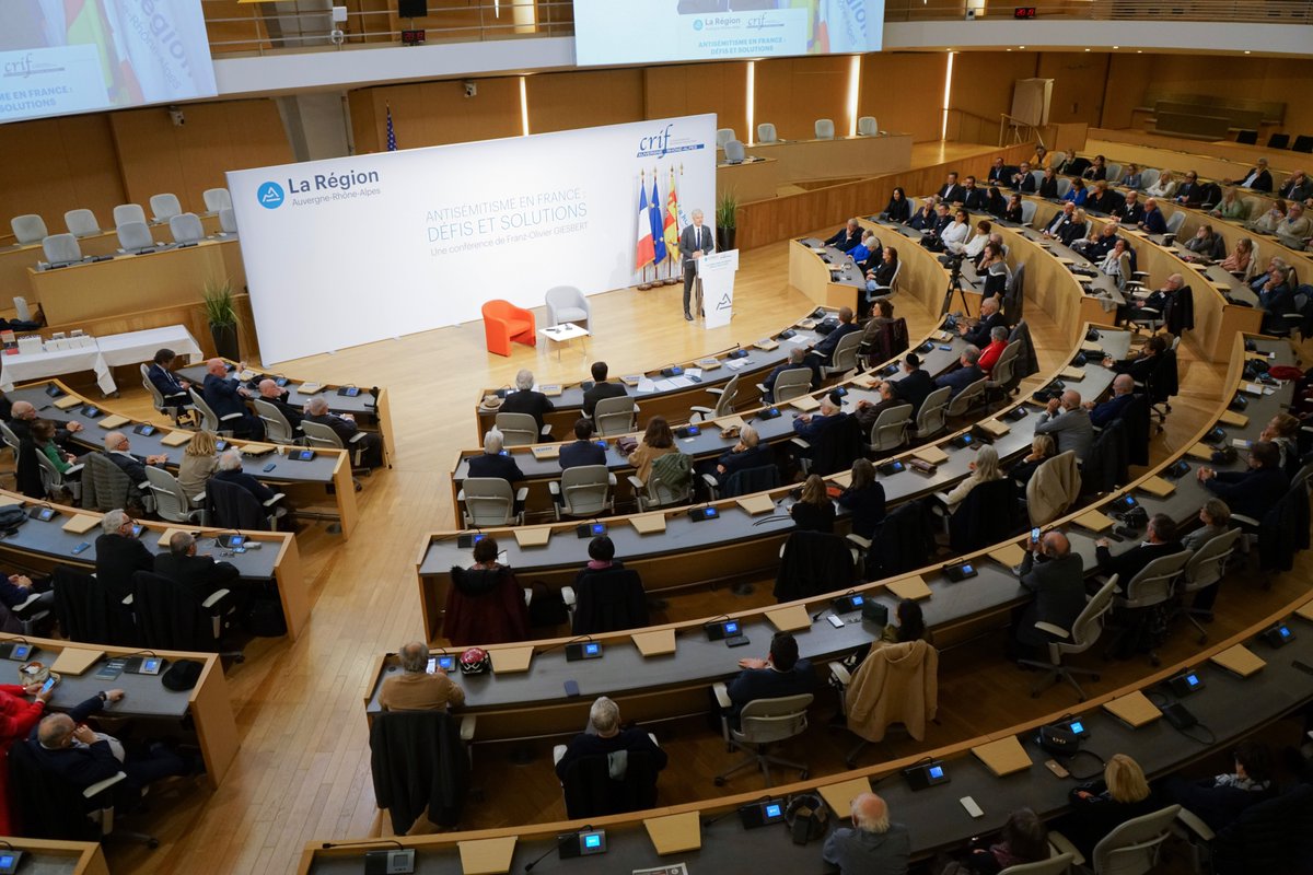 Laurent Wauquiez tweet media