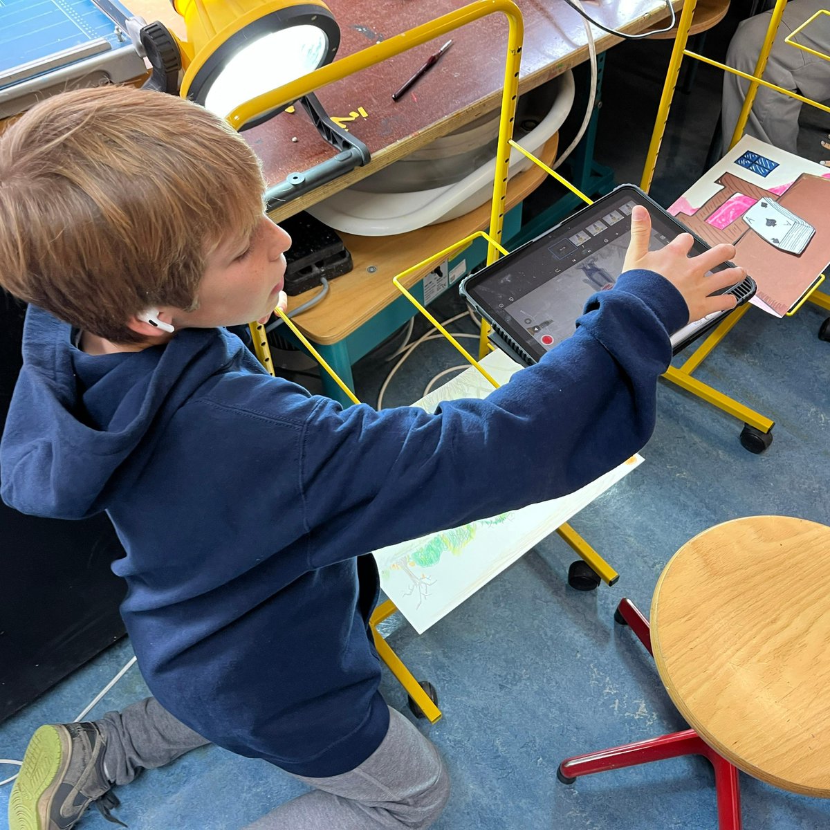 Dive into the world of creativity with our Grade 7 students! They explored the fascinating intersection of Language and Culture in Art. Using idioms from their home languages, they crafted stop-motion collage animations, vividly bringing their chosen idioms to life. #BBISLearning