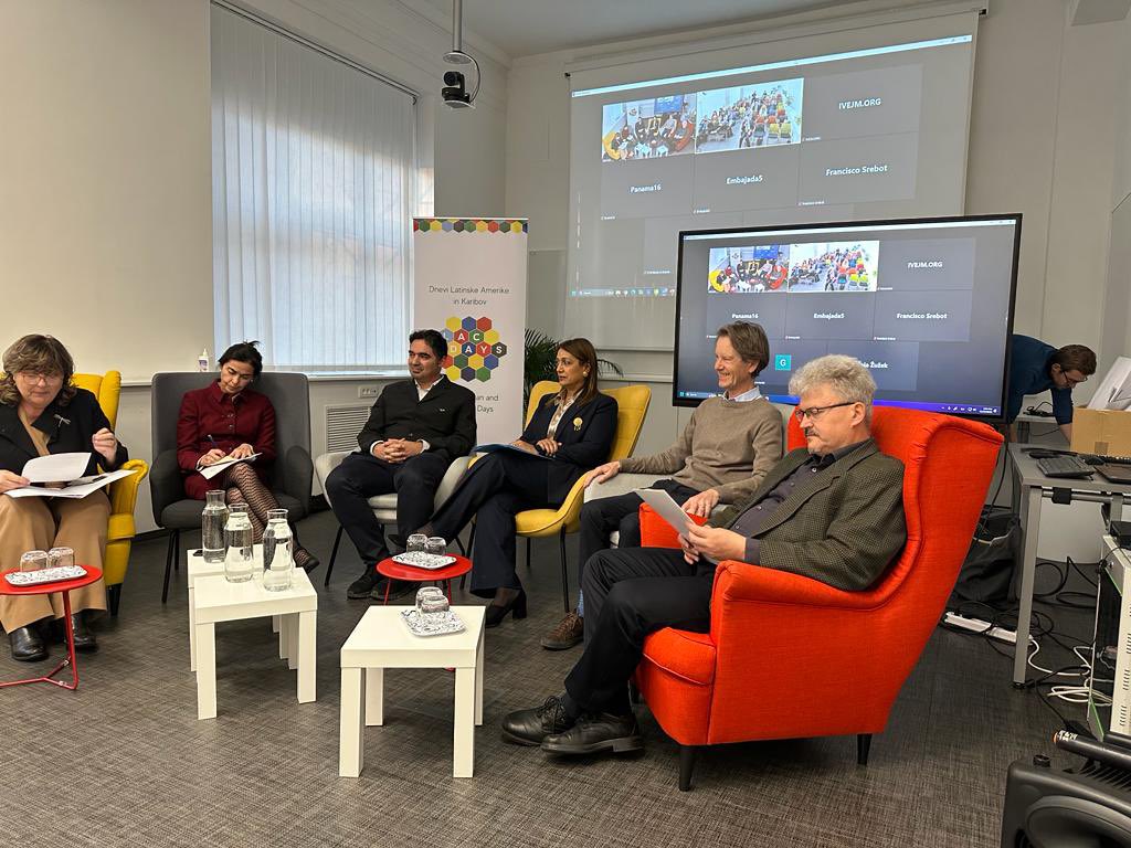 embpanamabel's tweet photo. La Embajadora @yavel_f representó a Panamá 🇵🇦 en el panel sobre Digitalización e Inteligencia Artificial en los #LACDays en Eslovenia, destacando el liderazgo del país en proyectos de la Alianza Digital UE-ALC. https://t.co/xd5BHWLEgB