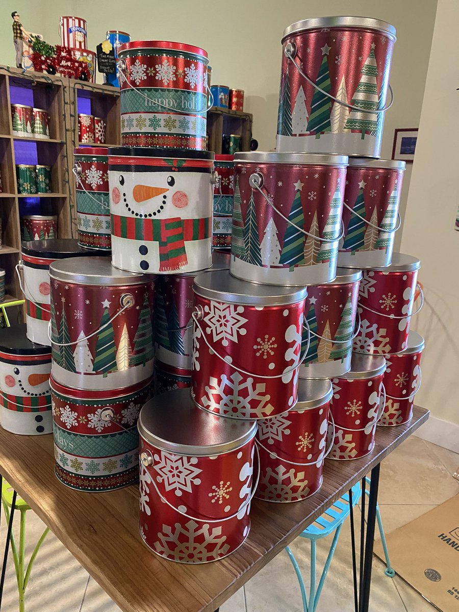wildaboutpopcrn's tweet photo. A great way to say Thank You to employees, partners, customers , friends and family. The gift of fresh, delicious popcorn! #popcorn #gifts #corporategifts #Christmas #thankyou https://t.co/voLzHqgjjn