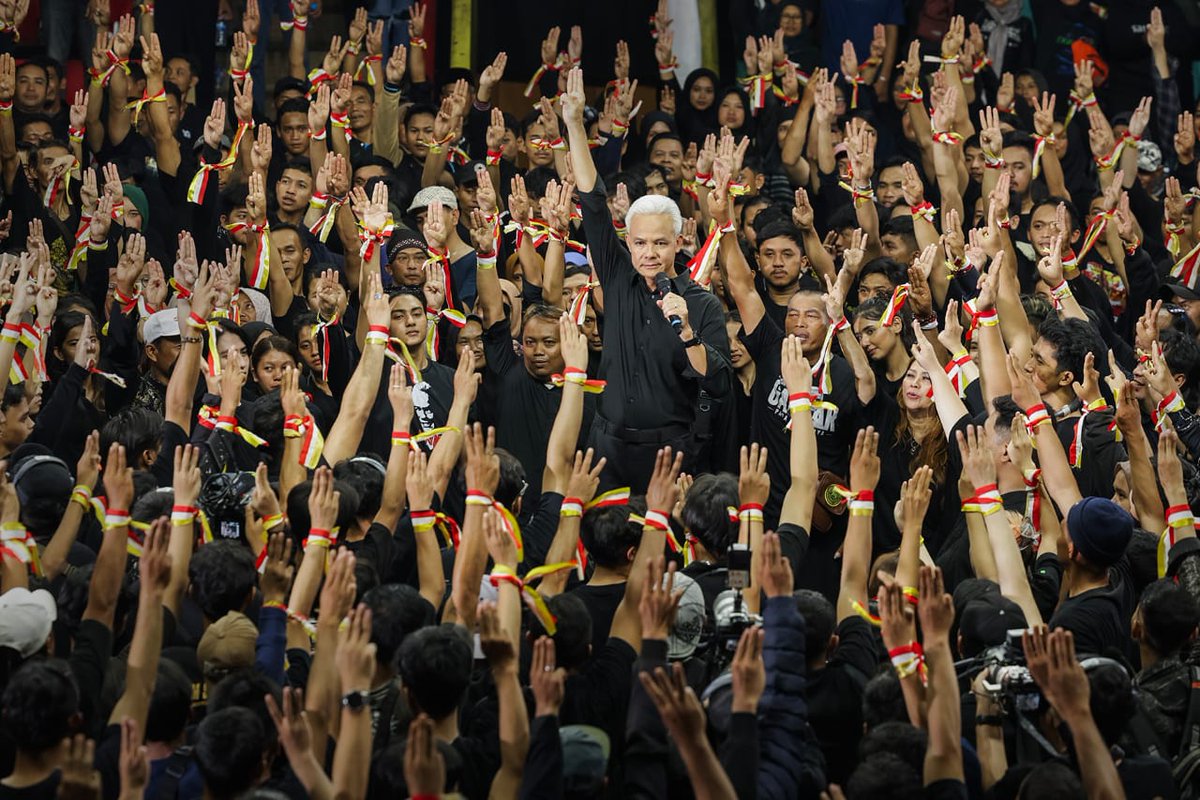 JokoNitirejo's tweet photo. Ini bukan tentang Ganjar.
Ini bukan tentang kekuasaan.
Ini demi INDONESIA. ✊🇮🇩
#GanjarMahfudUntukIndonesia. 🤟🇮🇩🇮🇩🇮🇩 https://t.co/2gsN9lHLm1