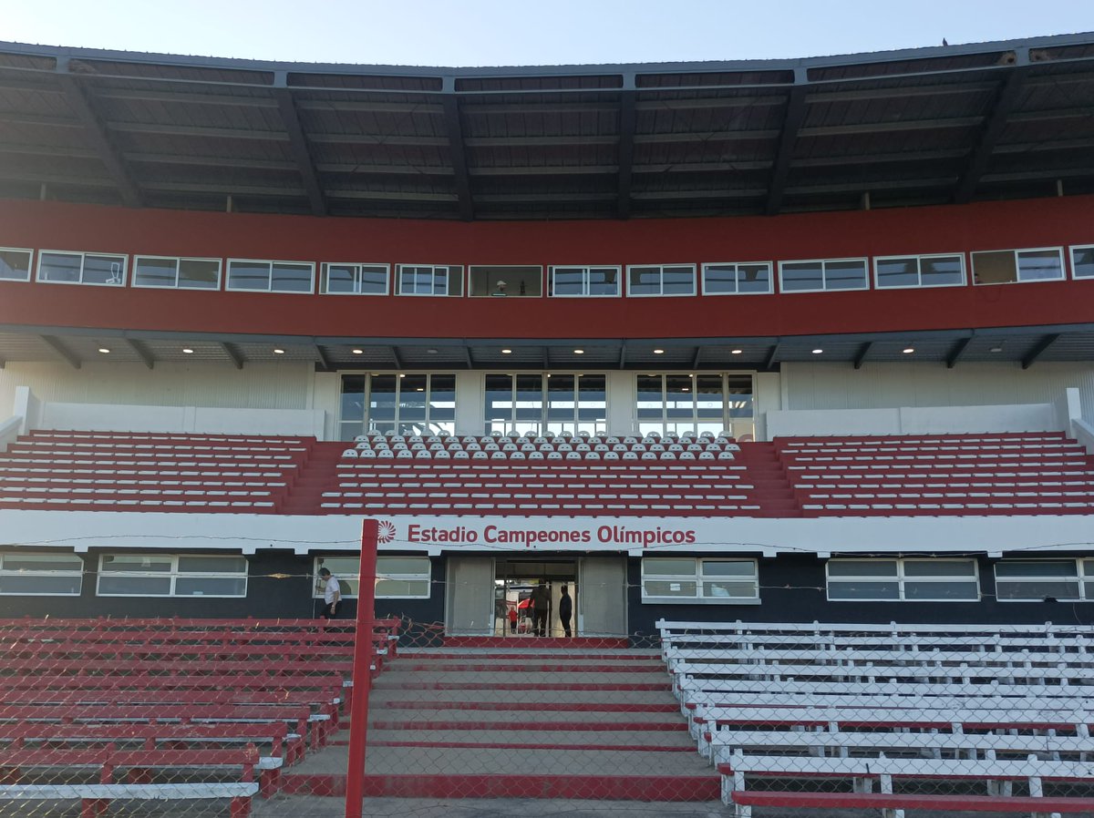TercerRadio's tweet photo. La final definitiva por la temporada 2023 del fútbol floridense entre @club_quilmes y @AtleticoFlorida se disputará el domingo 19y30hs en el Camp. Olimpicos, el encuentro sería arbitrado por Fabricio Trezza, se hará oficial en las próximas horas.
@tvflorida @fmflorida89_3 https://t.co/Lpk6zZOXsq