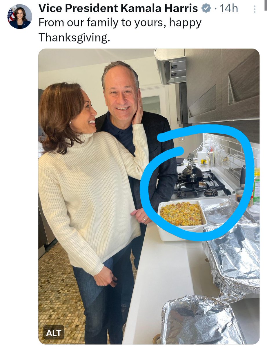 John__Dough__'s tweet image. Is that a Gas Stove!?? 😳 #RULESFORTHEEBUTNOTFORME