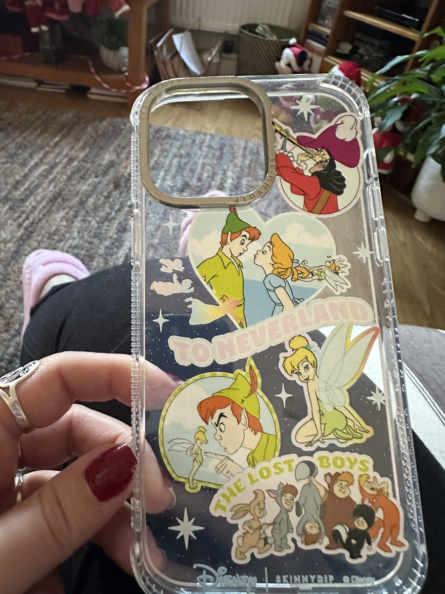 New phone case arrived #peterpan #dontgrowupitsatrap #disney ✨