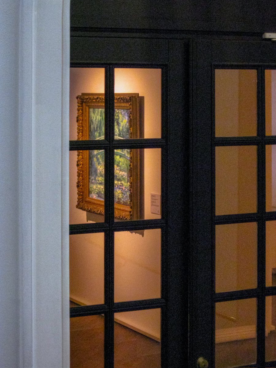 omgamithequeen's tweet image. a morning with lovely friends in an art gallery

canon powershot a1000is
#nobadcameras #ccdsensor #art #canonphotography