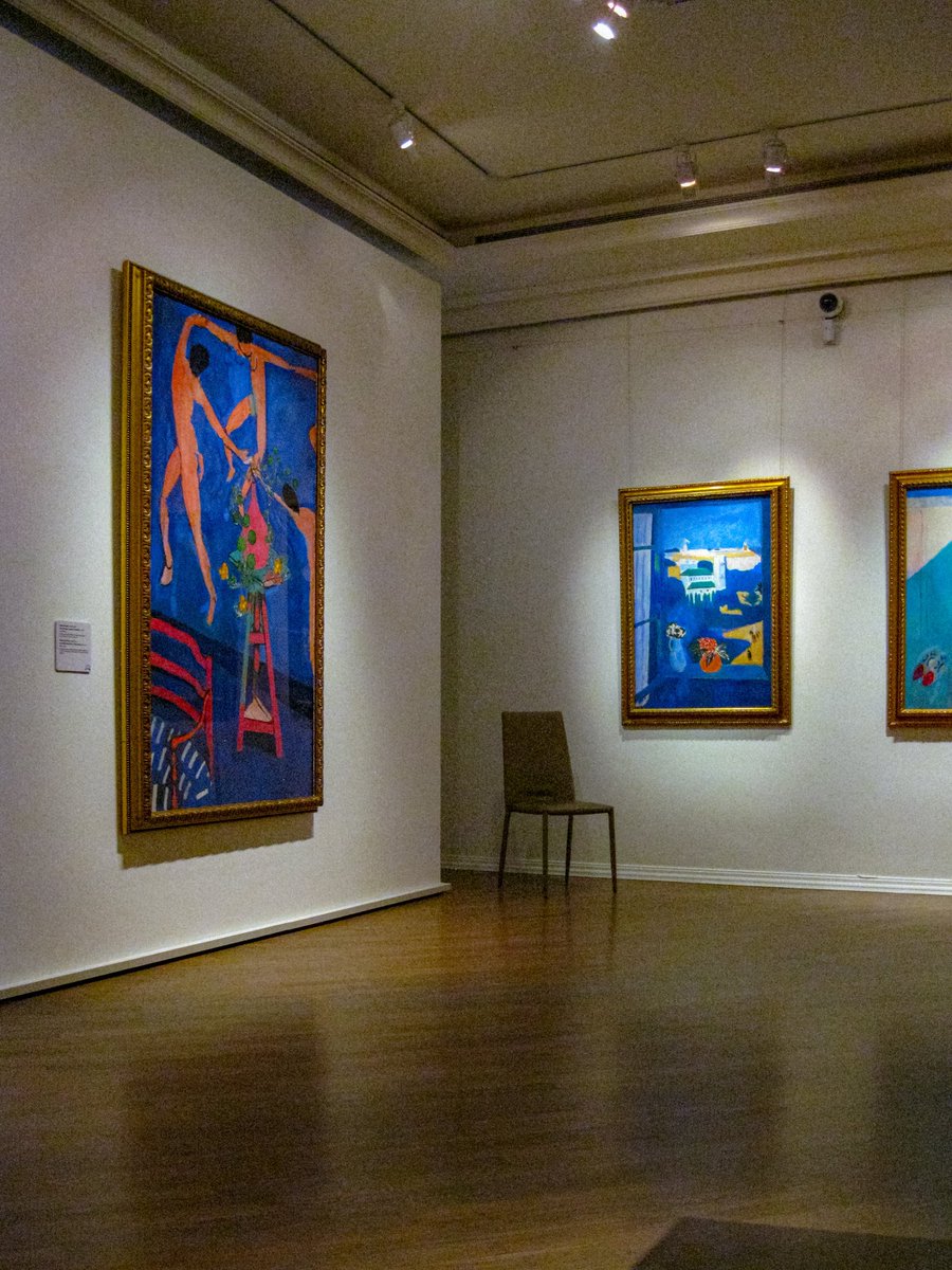 omgamithequeen's tweet image. a morning with lovely friends in an art gallery

canon powershot a1000is
#nobadcameras #ccdsensor #art #canonphotography