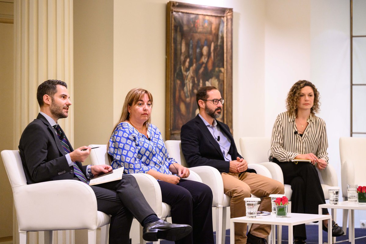 UK in Greece tweet media