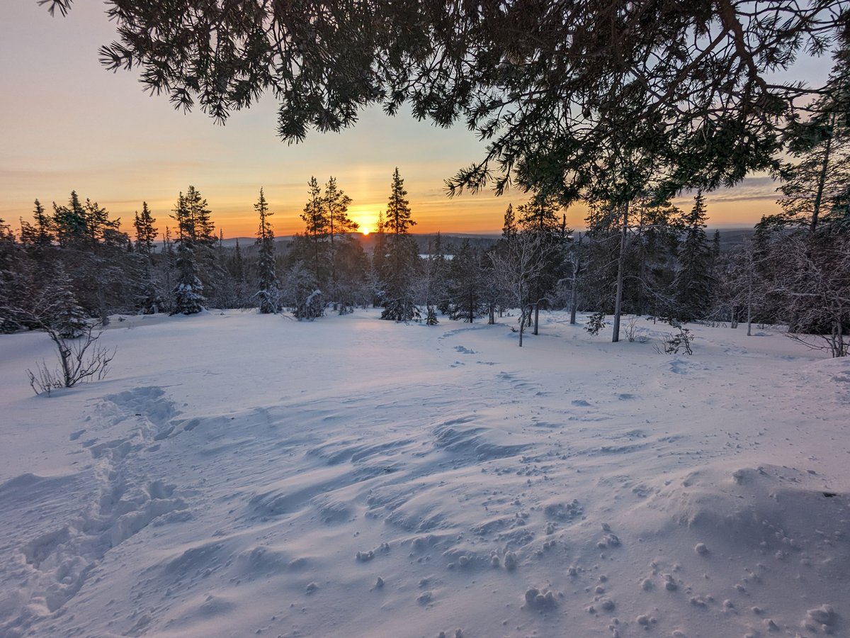 EscapeToLapland's tweet photo. Winter has arrived!
#Äkäslompolo #Finland
#dustoffyourskis https://t.co/ciIFeNtcHs