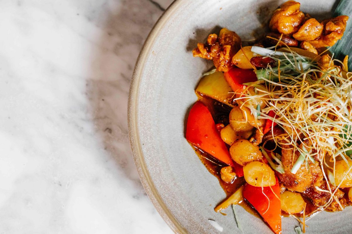 An exciting addition to Liverpool’s restaurant scene and the second restaurant and bar for Mamasan, this new three-floor, a vibrant culinary offering and an expansive urban-garden roof terrace.

bit.ly/49THEcm

#asianfood #mamasan #liverpool #bestrestaurant #booknbook