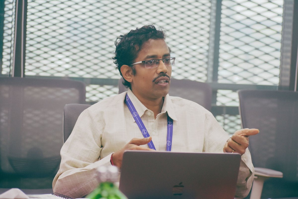 RICH_Hyd's tweet photo. The meeting was highly productive with excellent suggestions on theme based inter-cluster collaborations in e-Mobility and AI/ ML in MedTech, fast tracking of validation and certification of MedTech innovations, greater involvement of corporates in agriculture, (2/3) https://t.co/xuj1V1193S