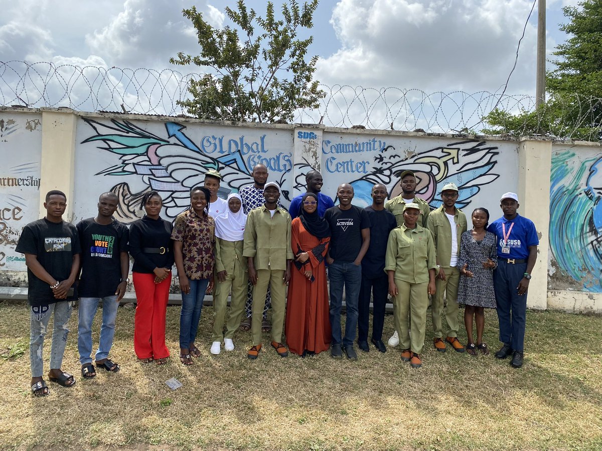 Dataphyte's tweet photo. Earlier today, we paid a courtesy visit to our valued partner, @DEANinitiative for the #2023GeneralElection reporting.
The visit also unfolded an opportunity to connect with passionate youths & engage in discussions on issues associated with credibility of elections in Nigeria. #FixElection
Collaboration is at the heart of what we do, and we look forward to future partnerships that will drive sustainable development in Nigeria.
#CollaborationforChange #2023Elections #DataforDevelopment