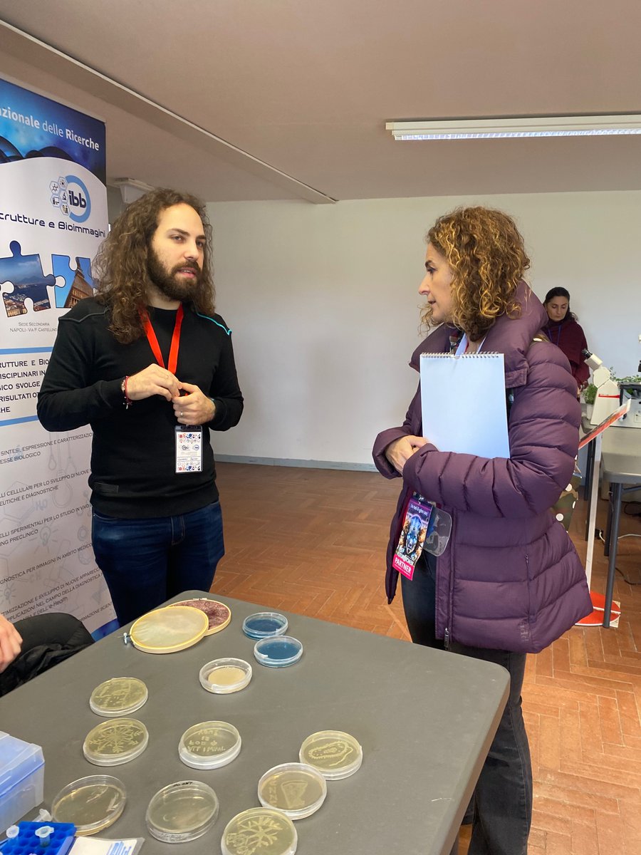 _Maria_Romano's tweet photo. Our PhD student @GiovanniBarra is showing cellulose produced by bacteria, with multiple colours, shapes and purposes.
#bacteria #cellulose #lovescience https://t.co/7R8OhZFDsw