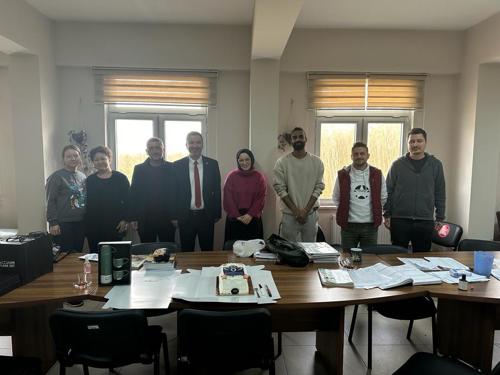 Hursencaycuma's tweet photo. Başöğretmenimiz Mustafa Kemal Atatürk'ün izinde ; 
Fikri Hür Vicdanı Hür İrfanı Hür nesiller yetiştirmek adına,
Bir gün değil her gün değerli olmak dileğiyle,
Öğretmenler Günümüz Kutlu Olsun!
#24kasimogretmenlergunu https://t.co/sREUvDxQs5