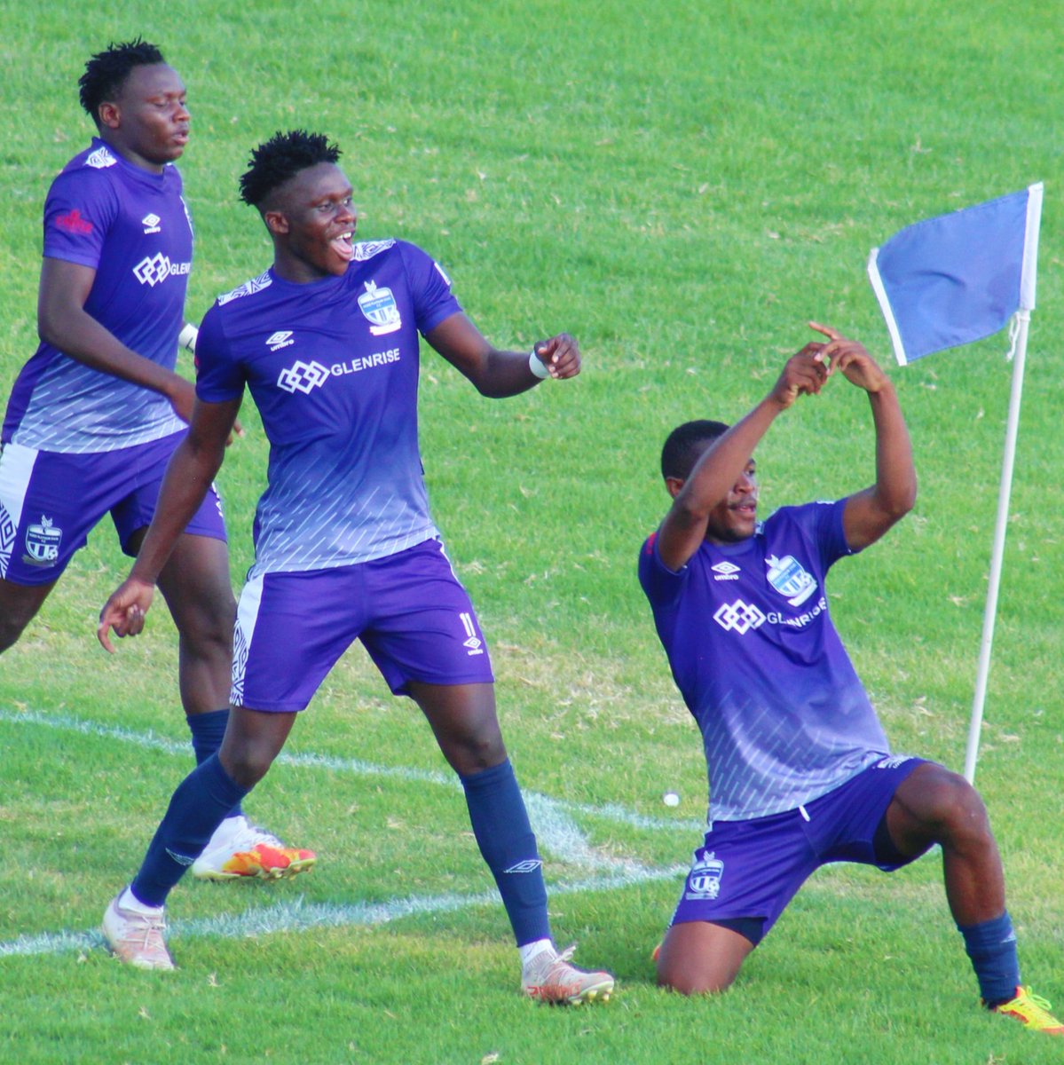 ngeziplatinumfc's tweet photo. 🔝Takunda Benhura is the leading Top Goal Scorer in the #CastleLagerPSL 💎🙌🏼
#2023CastleLagerPSLChampions🏆
#ChasingTheDouble
#DistinctlyPlatinum | #FearMadamburo https://t.co/ROGTKncXA4