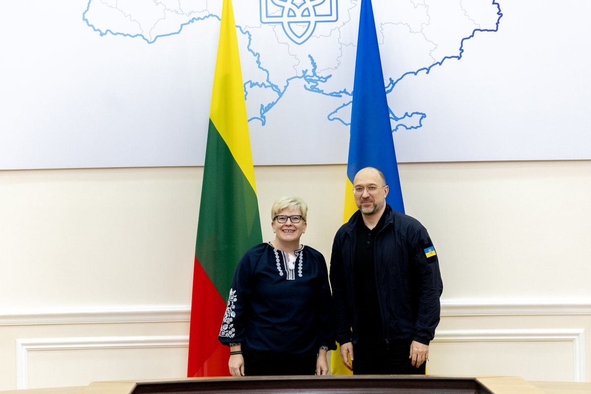 As always, great to see my dear friend @DenysShmyhal in person and to discuss what Ukraine's friends can do to better meet 🇺🇦 urgent & long-term needs and bring the victory closer. Lithuania will not tire to support Ukraine's European and Euro-Atlantic aspirations, advocate for…