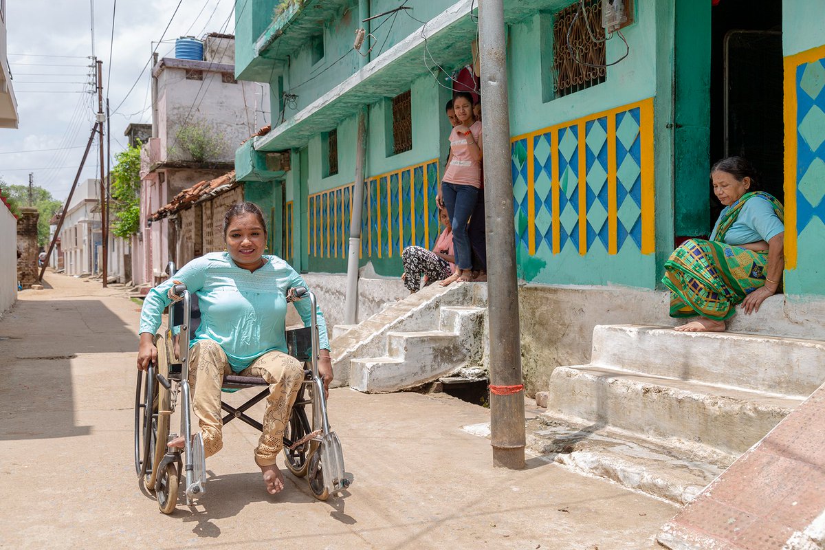 IndiaInclusion's tweet photo. Life has not been easy for Savita Nishad (27) from Chhattisgarh, who has 80 per cent locomotive disability, but instead of wallowing in regret she has plunged into social work and has become an inspiration for others.
#everyoneisgoodatsomething #inclusiveindia #iis https://t.co/O0LNj0xsfu