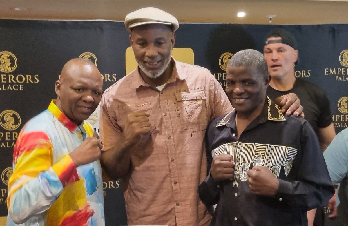 Legends galore.. Dingaan Thobela, Lennox Lewis and Sugarboy Malinga. #boxing @GoldenGlovesSA